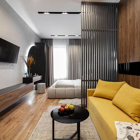 Dream Apartament On Drahomanova Street Лвив Екстериор снимка
