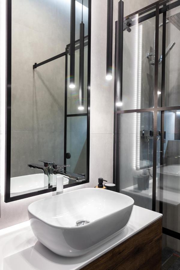Dream Apartament On Drahomanova Street Лвив Екстериор снимка