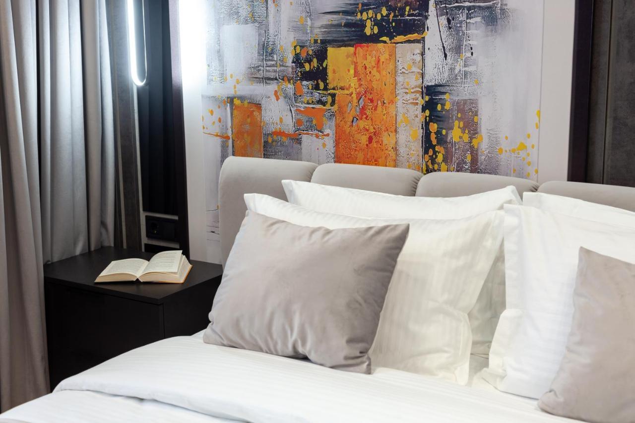 Dream Apartament On Drahomanova Street Лвив Екстериор снимка
